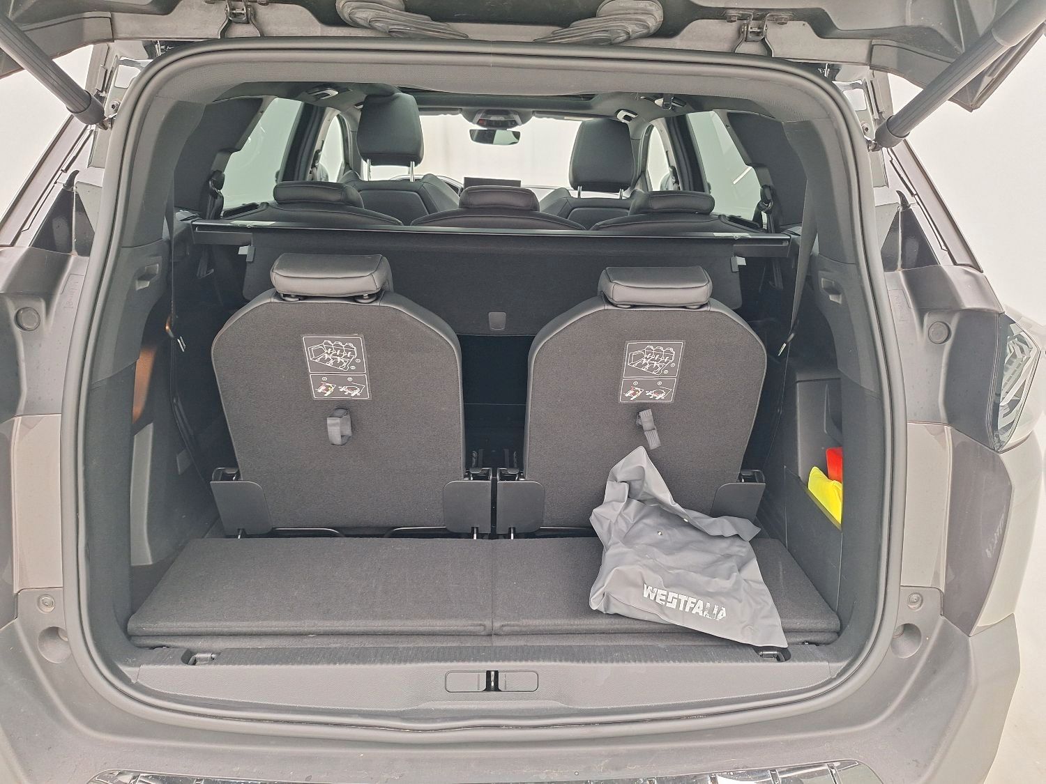 Fahrzeugabbildung Peugeot 5008 GT LEDER/PANO/AHK/SHZ/MASSAGE/PARKASS