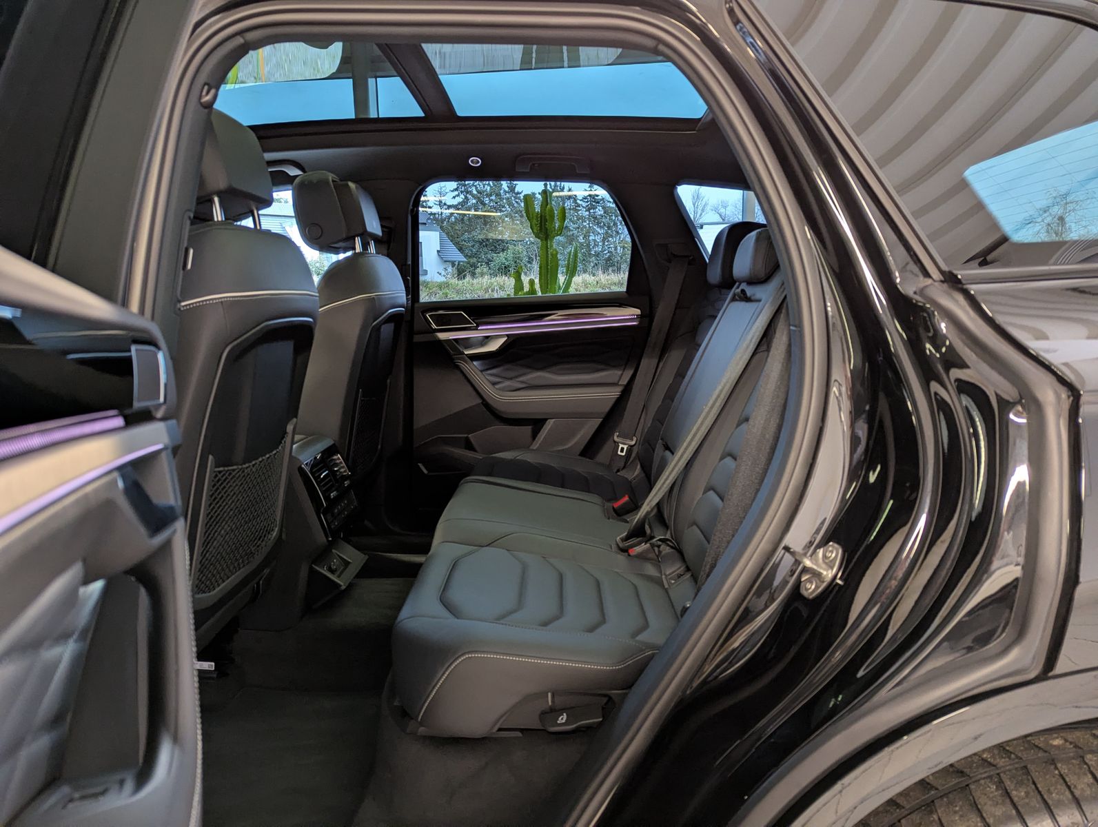 VW Touareg 3.0TDI 4M R-Line VOLL Black 22" UPE 114T - Image 13