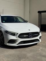 Mercedes-Benz Mercedes Benz A Klasse 220 AMG Paket - Mercedes-Benz E 220 mit Benzin-Antrieb