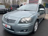 Toyota Avensis Kombi 1.8 Travel Navi Klima - Toyota Avensis Travel mit Benzin-Antrieb