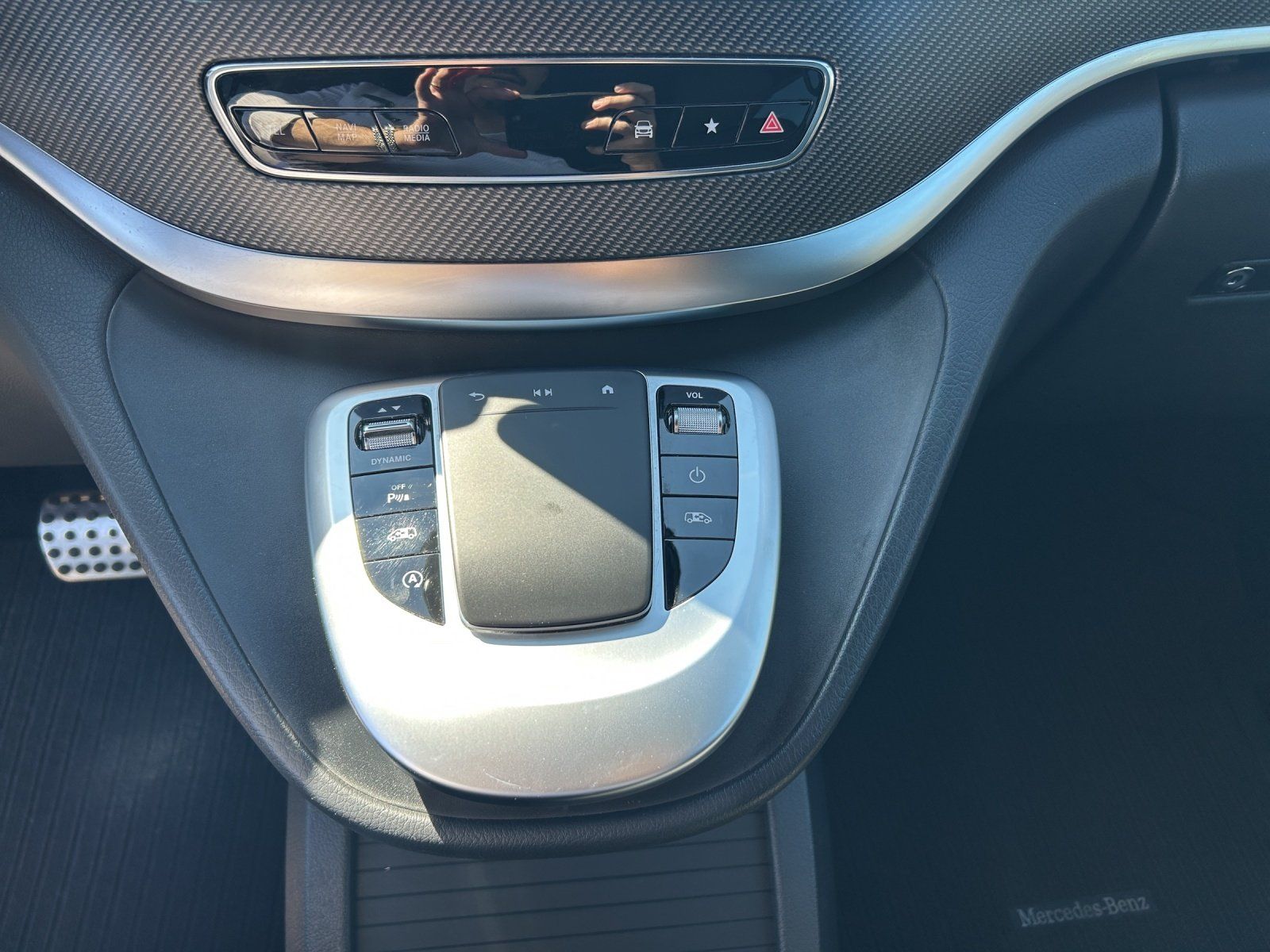 Fahrzeugabbildung Mercedes-Benz V 300 d AVANTGARDE EDITION Lang AMG Distro 360°