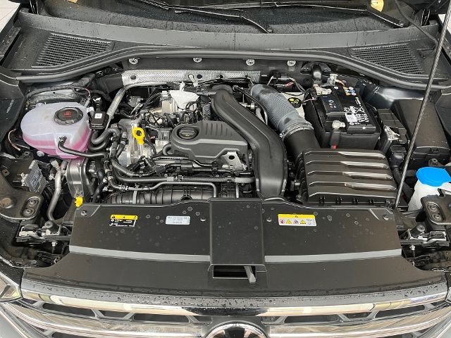 Fahrzeugabbildung Volkswagen T-ROC 1.5 TSI DSG MOVE NAV IQ.LIGHT TAGESZULASSU