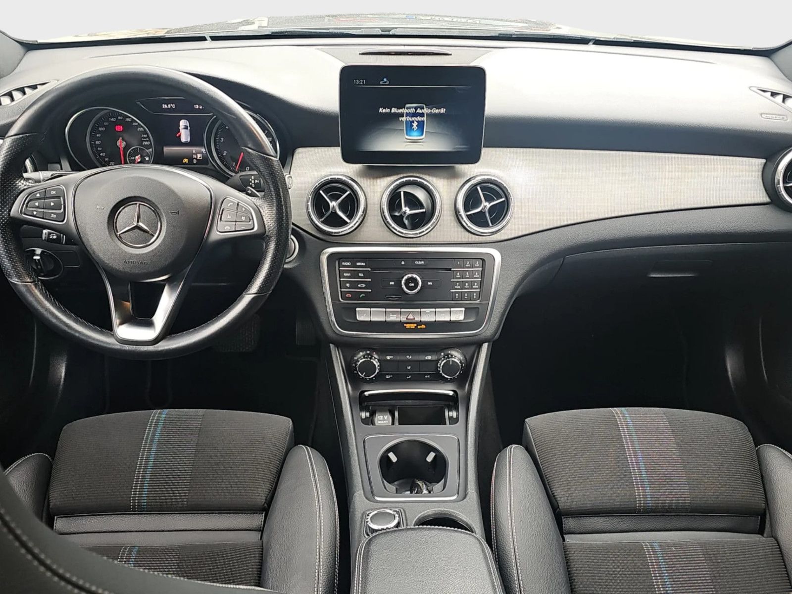 Mercedes-Benz CLA 200-Urban-RFK-Business-Navi-CarPlay-LED-ACC foto 6