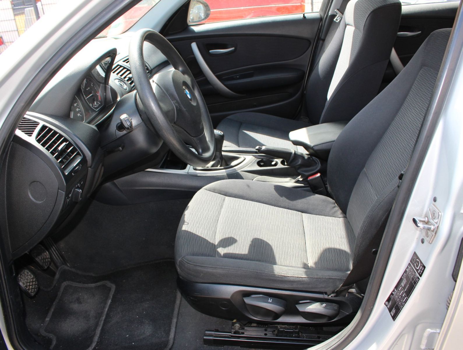 Fahrzeugabbildung BMW 116 d Avantage Paket + Klima + PDC