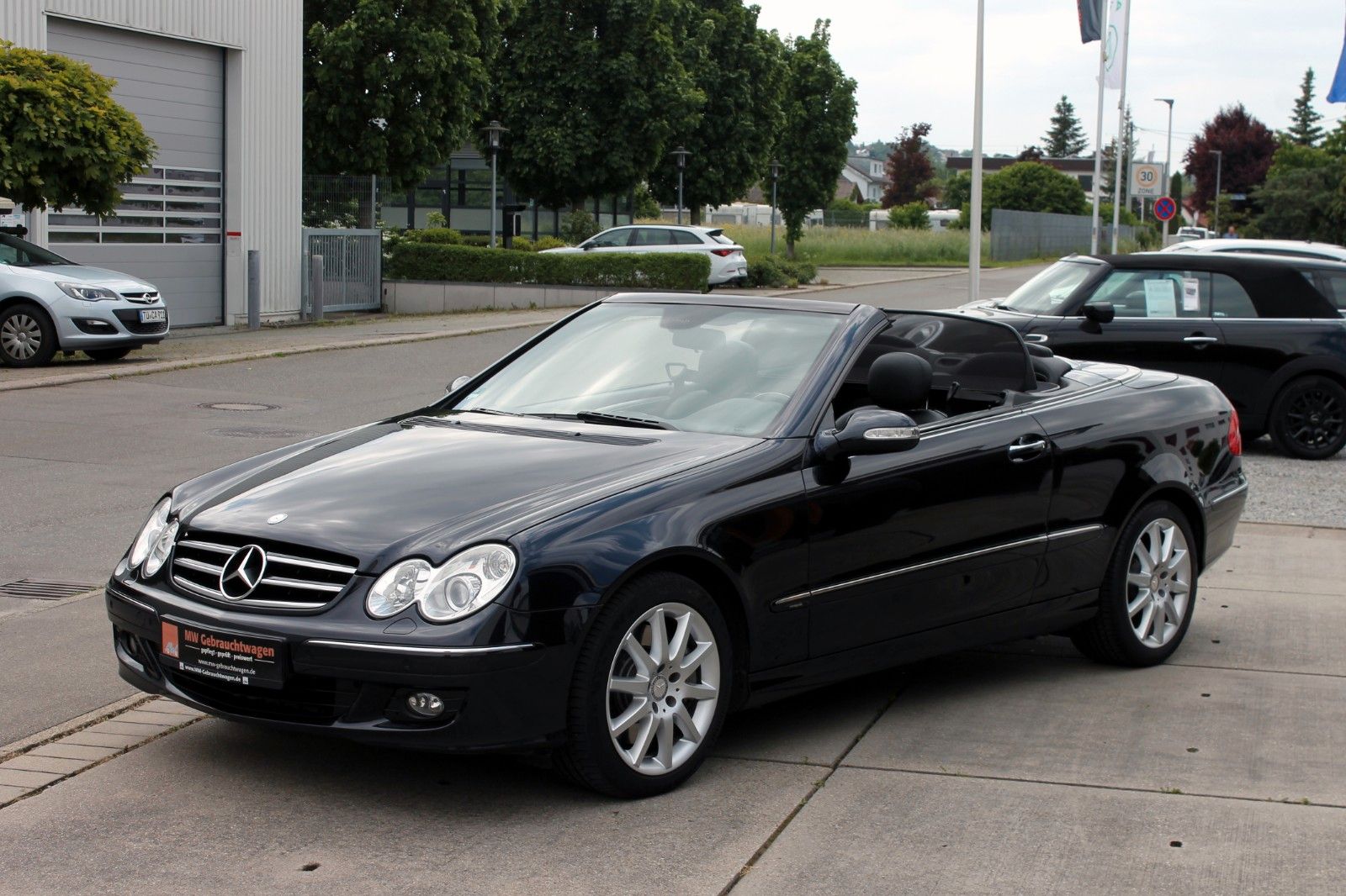 Fahrzeugabbildung Mercedes-Benz CLK 350 Cabrio Avantgarde Autom. Navi Temp. PDC