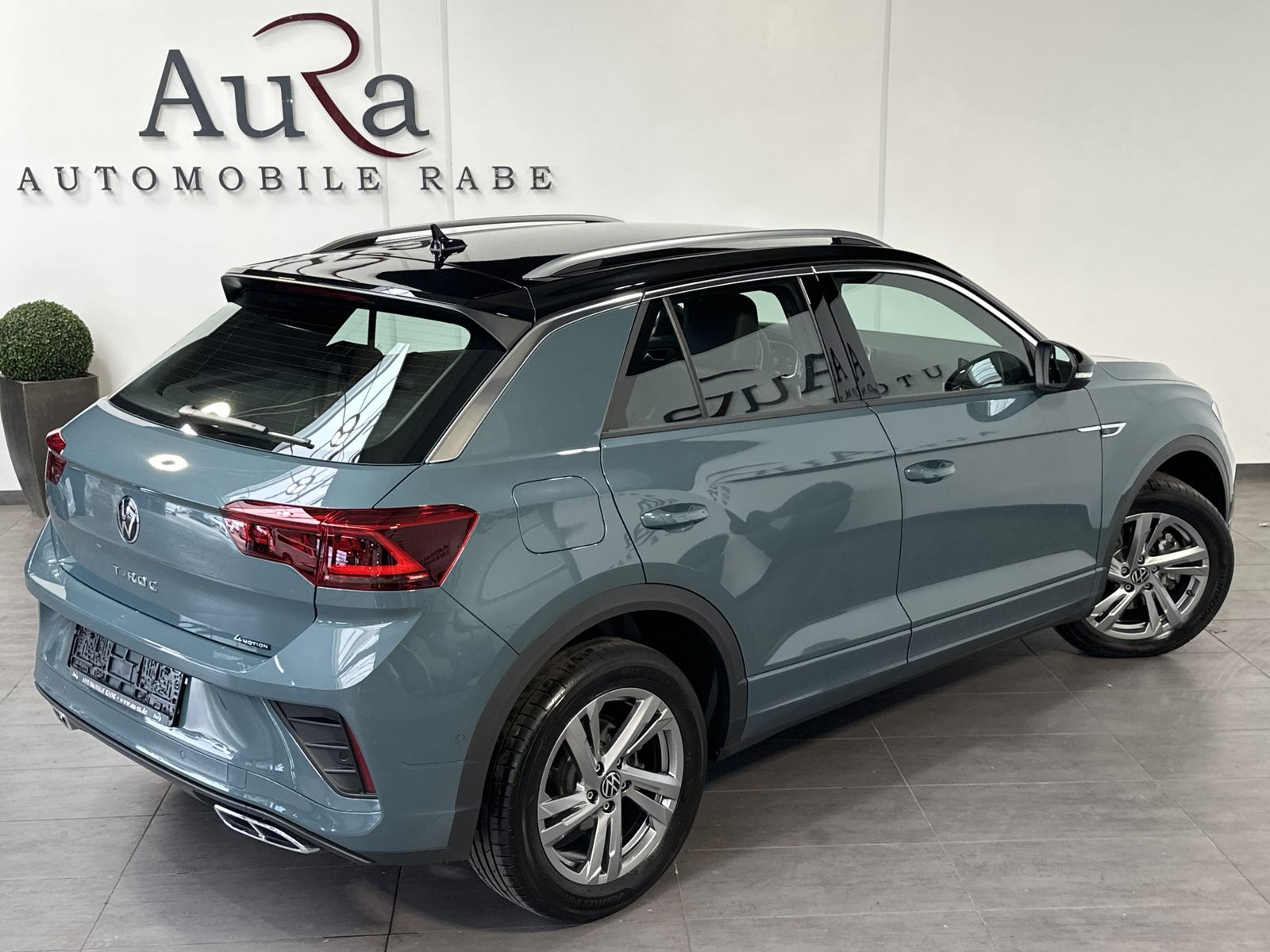 Fahrzeugabbildung Volkswagen T-Roc 2.0 TDI R-Line 4Motion NAV+LED+V-COCK+KAM