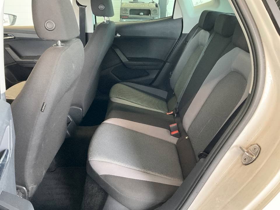 Fahrzeugabbildung SEAT Arona Style TSI DSG AHK SITZHEIZUNG ALU 1.HAND