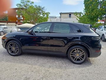Porsche Cayenne - 8