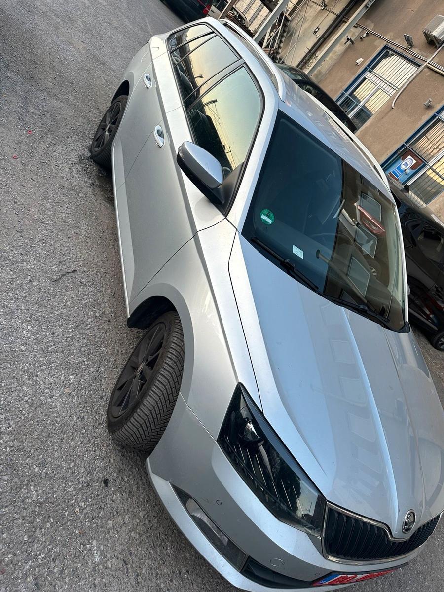 Skoda Fabia 2015 — rear view