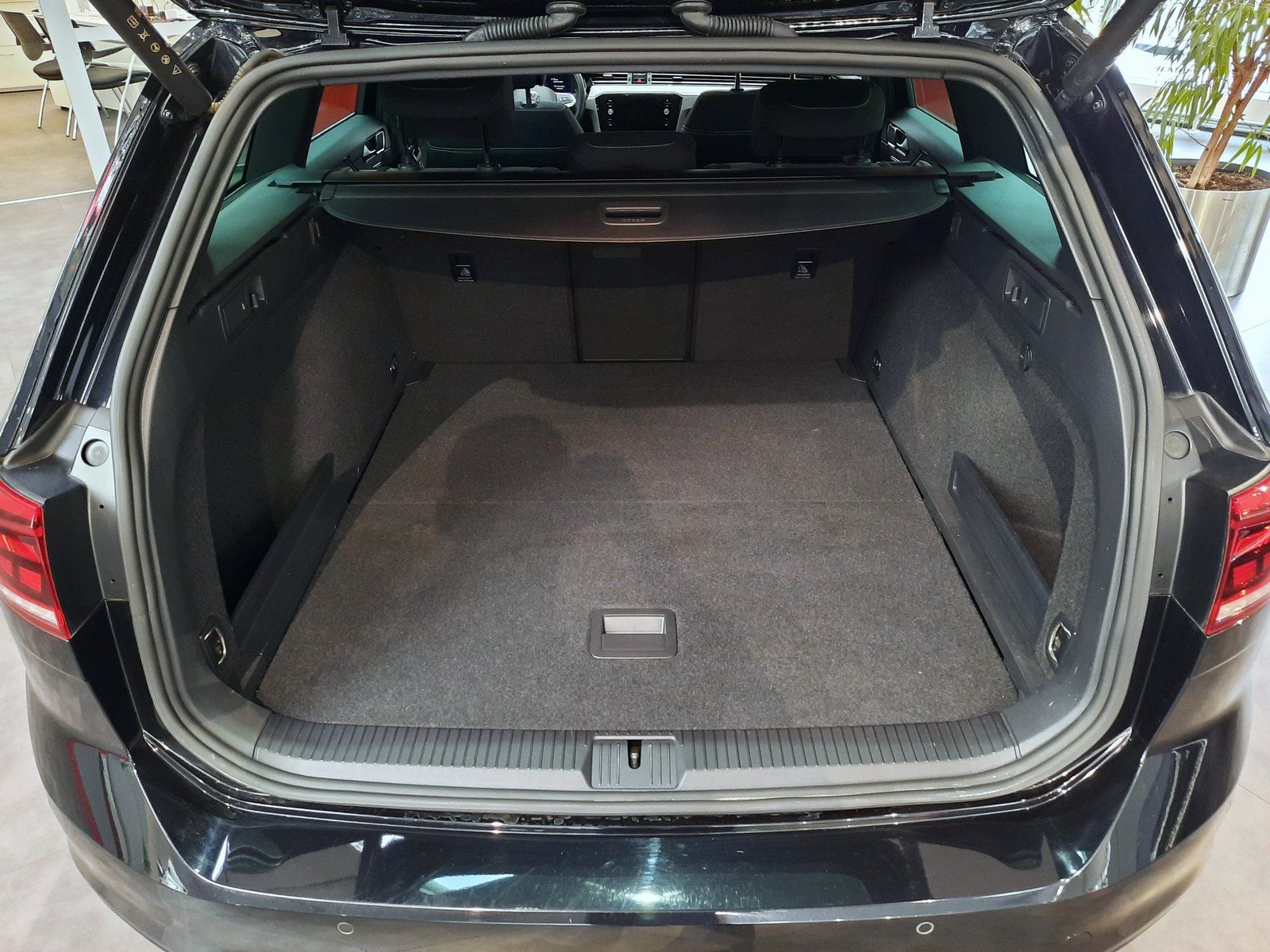 Fahrzeugabbildung Volkswagen Passat Variant Business TDI DSG *Navi*Cam*LED*