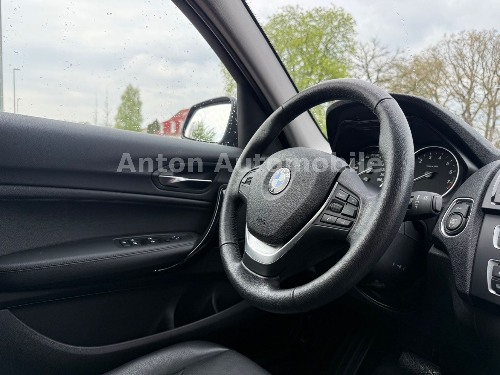 BMW 118 1 Limousine 5-trg. /Automatik/Navi/Leder foto 12