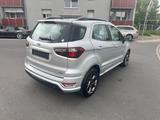 Ford EcoSport ST-Line - silberne Ford EcoSport