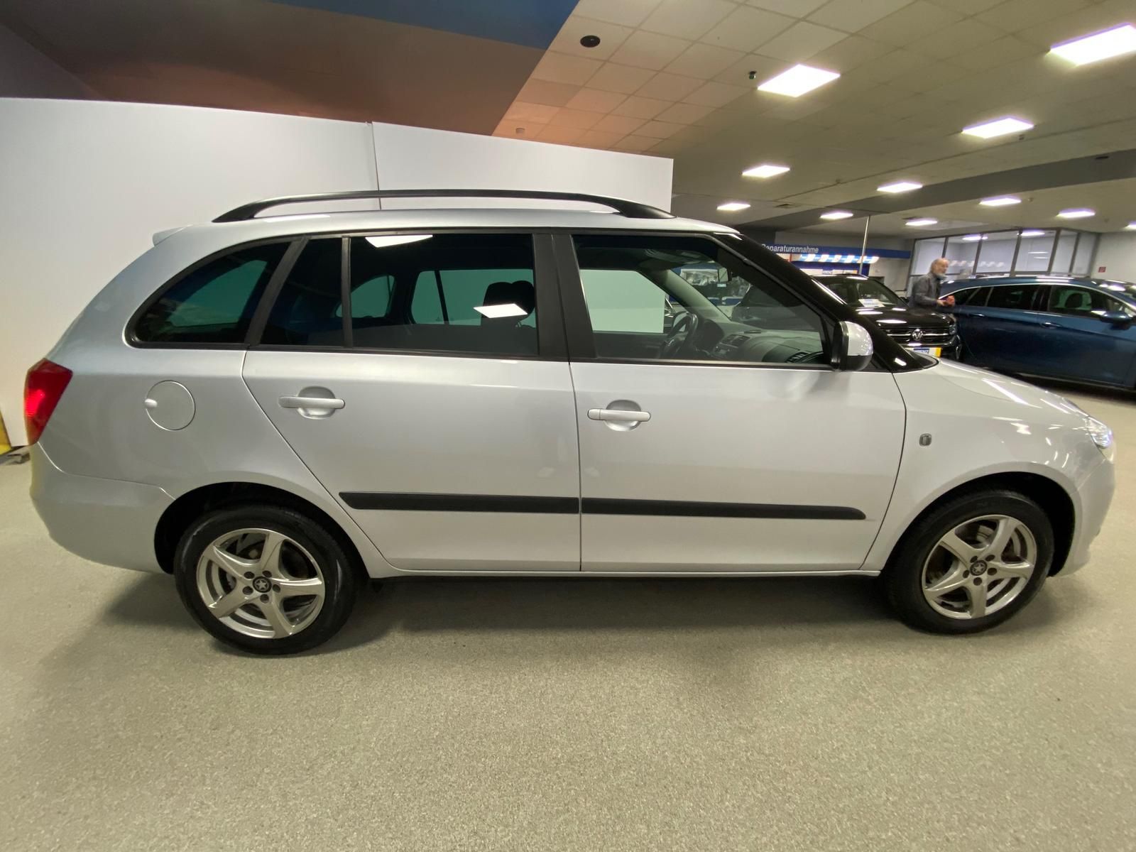 Fahrzeugabbildung SKODA Fabia 1.2 TSI Ambition KLIMA+PDC+SITZHEIZ+ALU+Me