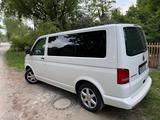 Volkswagen T5 Multivan - weiße Volkswagen T5 Multivan