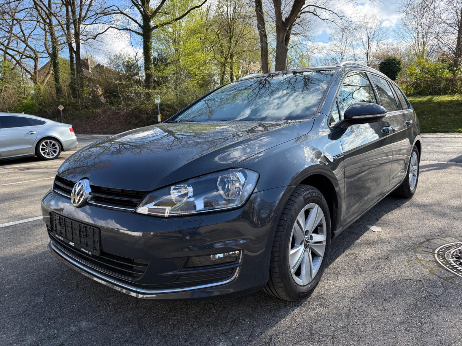 Volkswagen Golf VII Variant Lounge BMT
