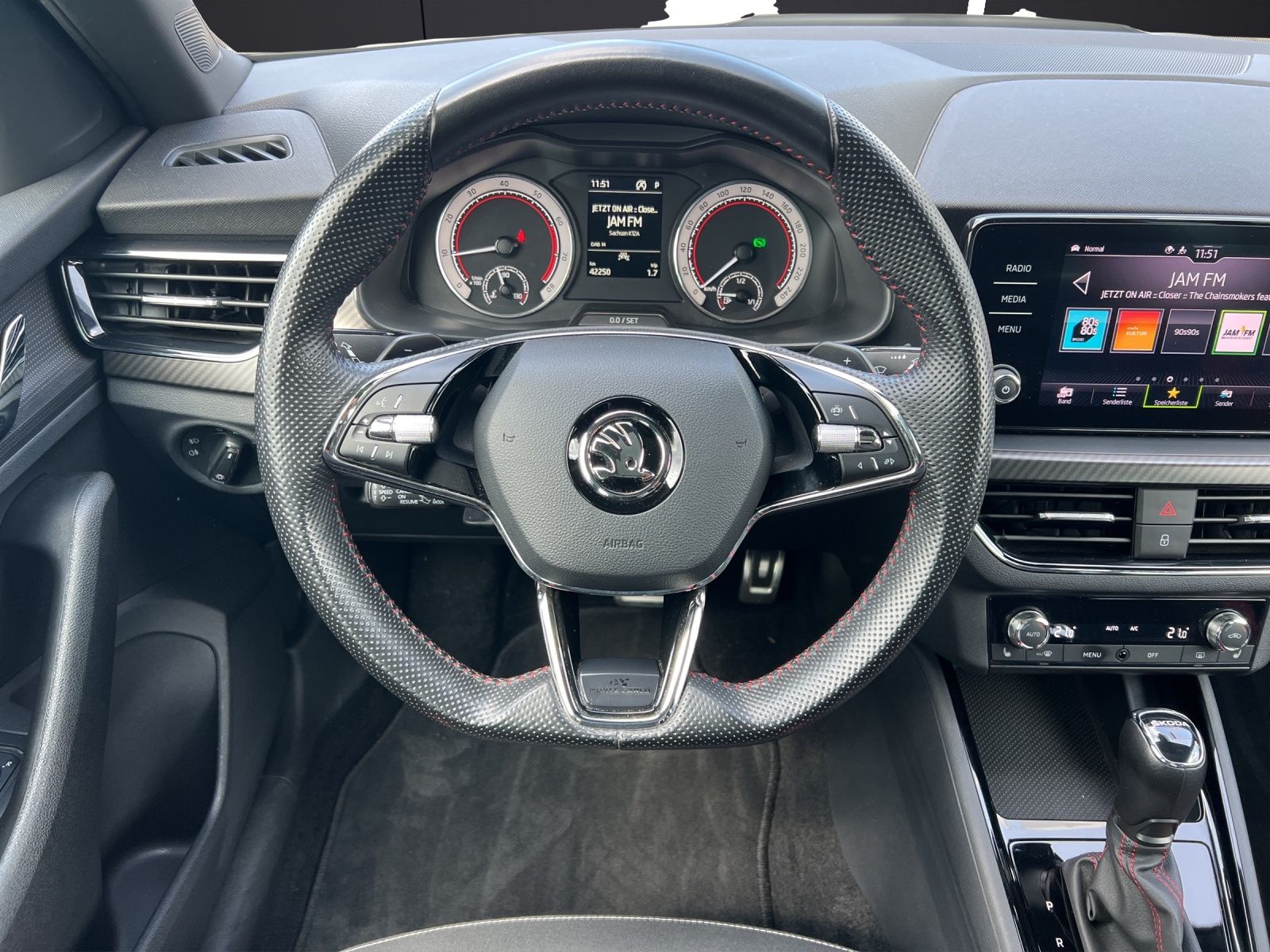 Fahrzeugabbildung SKODA Kamiq Monte Carlo TSI LED ACC PANO SHZ KAMERA KL