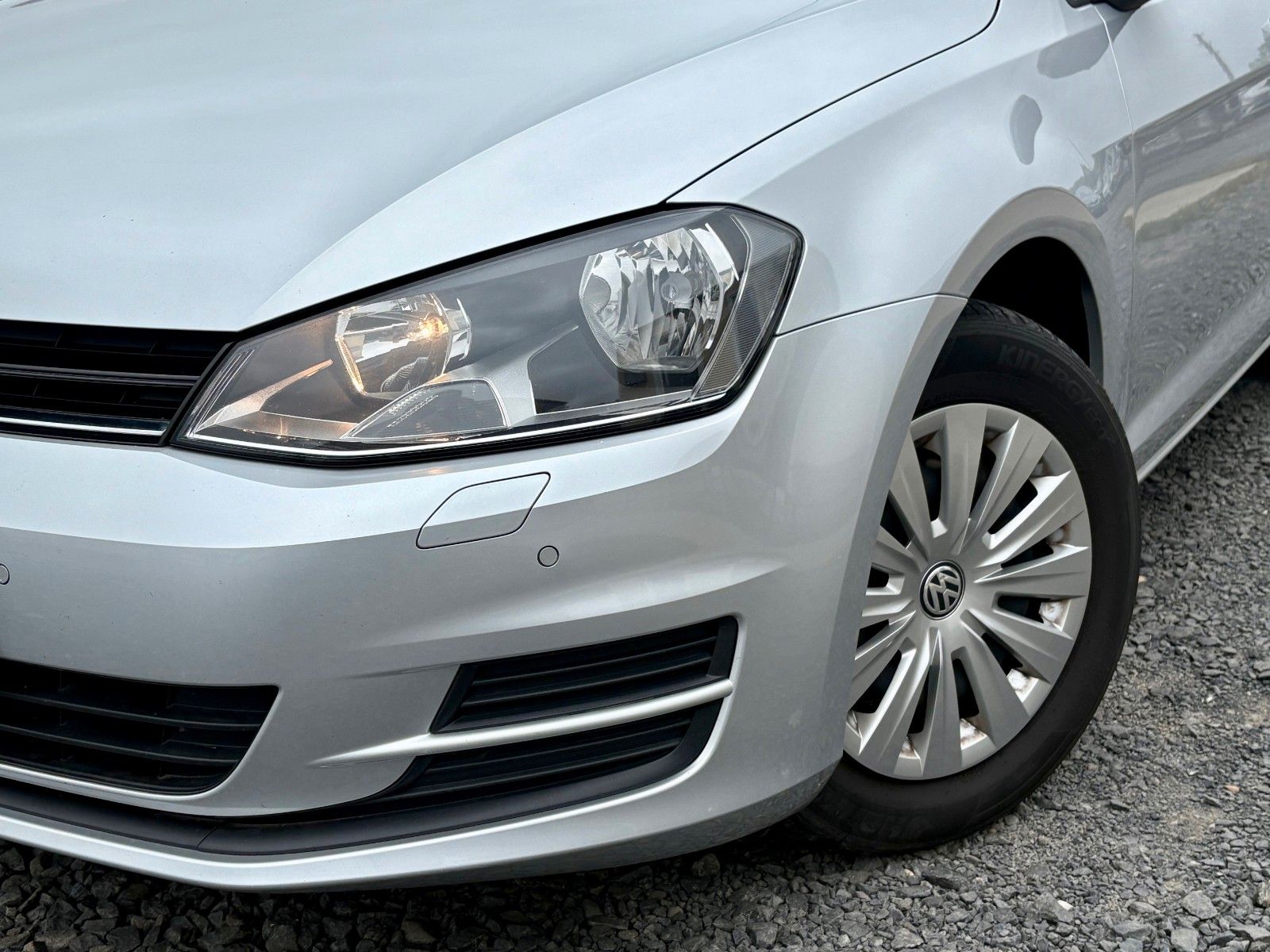 Fahrzeugabbildung Volkswagen Golf VII 1.2 TSI Trendline Navi SPORTSITZE Klima