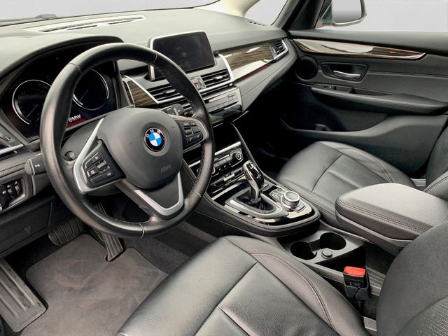 Fahrzeugabbildung BMW 218i Gran Tourer Luxury 7-Sitzer+LED+Navi+Leder