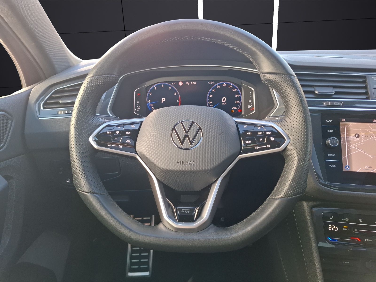 Fahrzeugabbildung Volkswagen Tiguan TSI R-line DSG Matrix Navi AID ACC 360° P