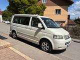 Volkswagen T5 California 2,5 l TDI, Top Zustand  - weiße Volkswagen T5 California