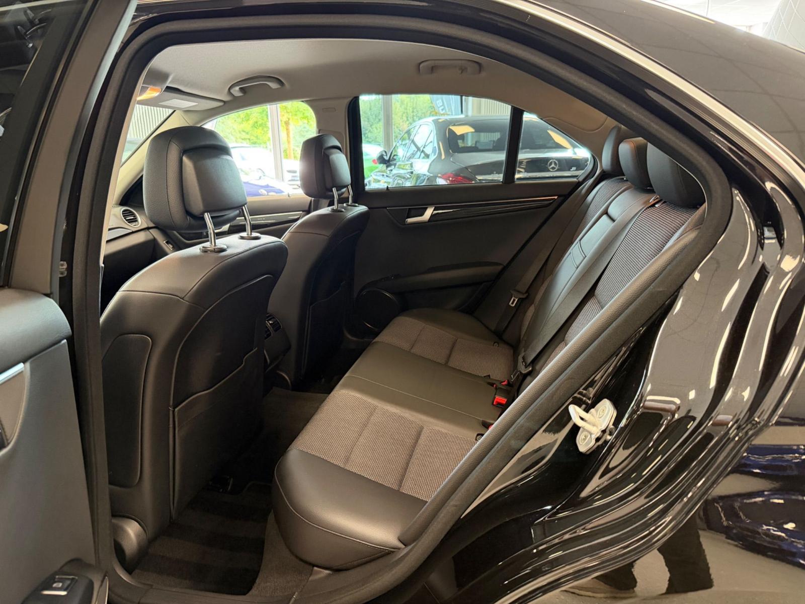 Mercedes-Benz C 350 CGI 4MATIC Avantgarde|Navi|Spurh|HK|Garan.