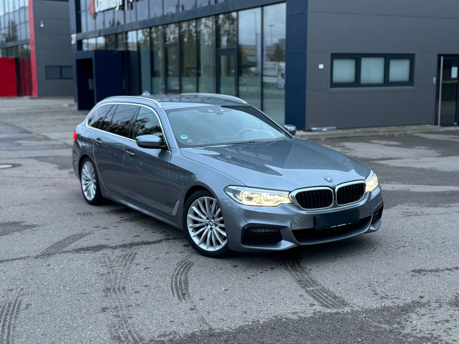 BMW Touring G31 M Sport | 2. Hand | BMW-Service imagem 2