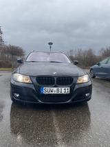 BMW 330d xDrive Touring - - BMW 330 mit Diesel-Antrieb: Kombi, Schaltgetriebe
