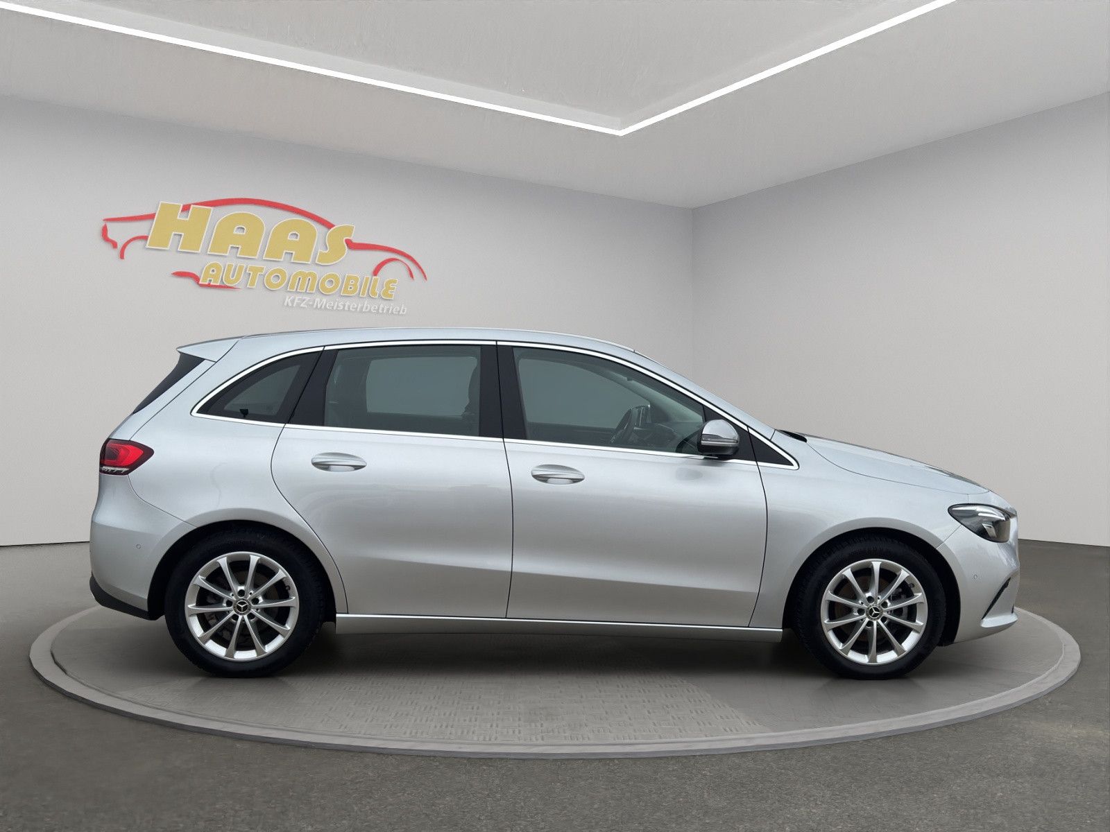 Mercedes-Benz B 180 B -Klasse*Navigation*Digital Tacho*1.Hand* foto 4