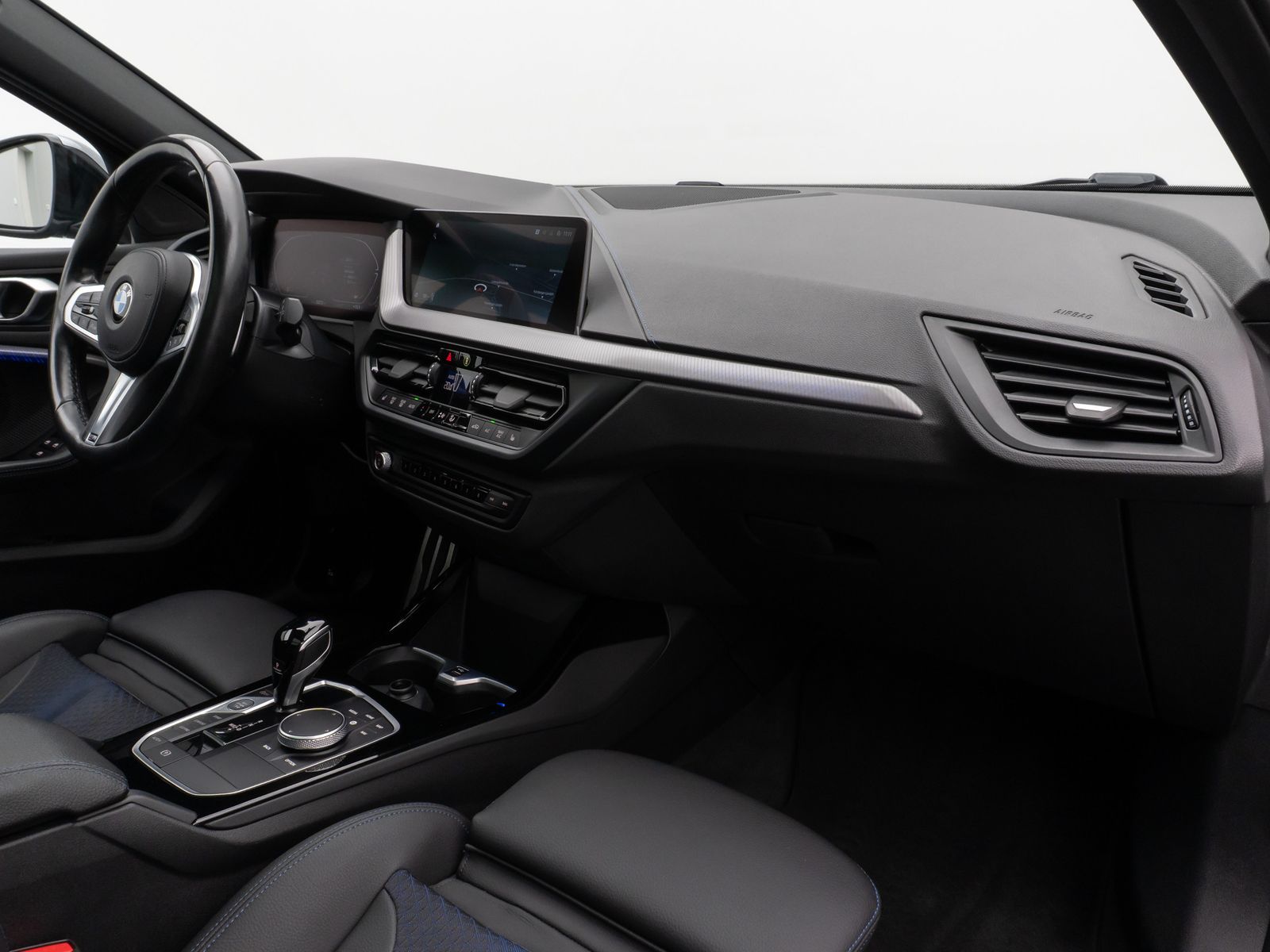 Fahrzeugabbildung BMW 120i M Sport Panorama DAB HiFi Fernlichta 18Zoll