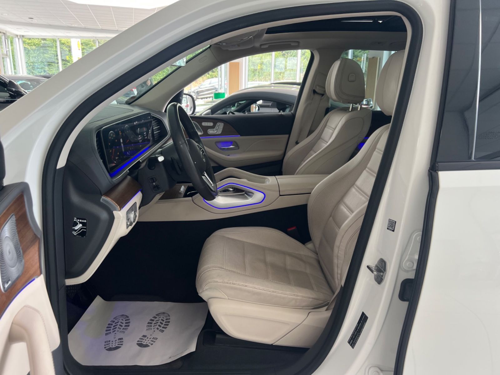 Fahrzeugabbildung Mercedes-Benz GLE 350 d 4Matic AMG Line PANORAMA*AHK*SITZBELÜF