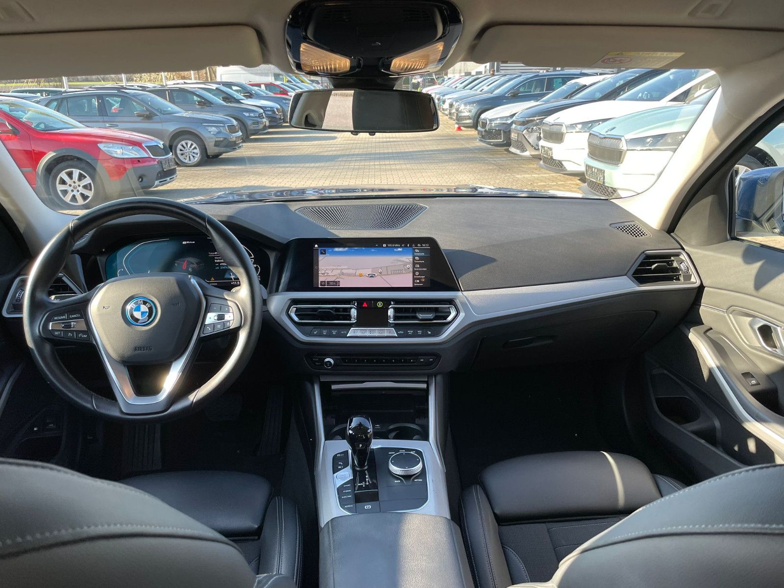 BMW 330e Touring Advantage HUD SHZ RFK AHK LiveCoPro foto 16