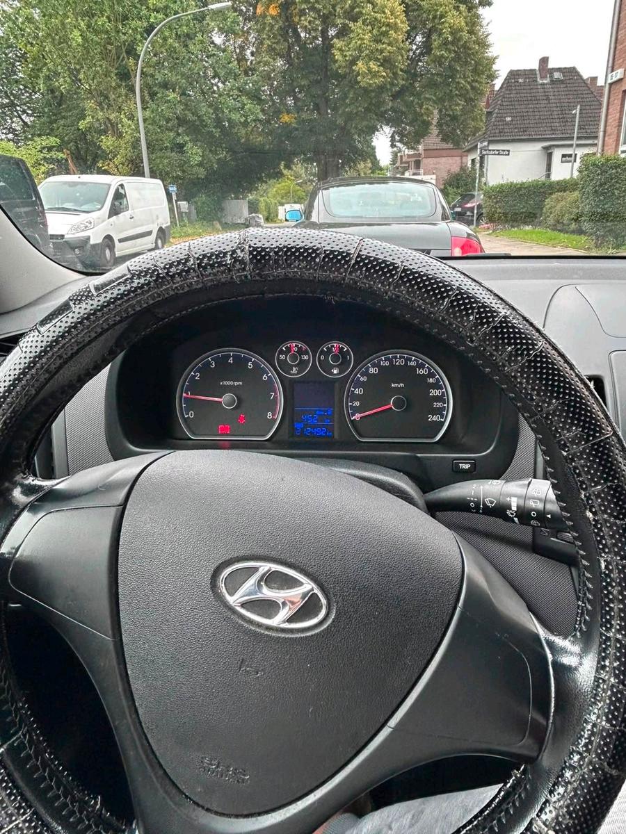 Hyundai i30 2010 — photo 10