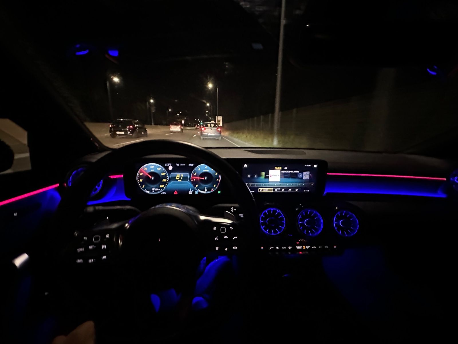 Mercedes-Benz CLA 200 AMG Keyless Night-Paket Widescreen R-Kam foto 2