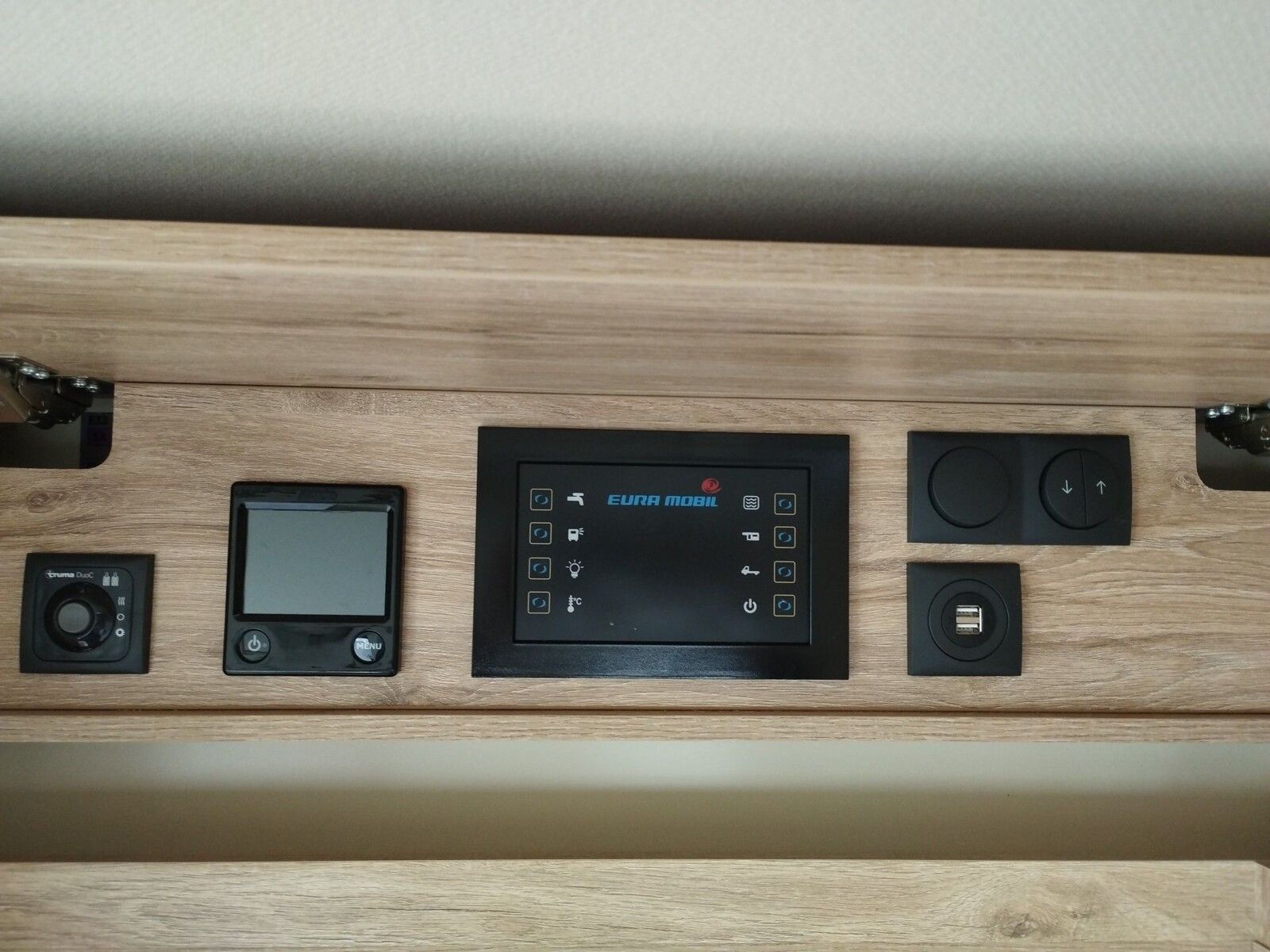 Fahrzeugabbildung Eura Mobil Integra Line IL 720 QF MondialMarkise8-Gang Aut.