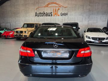 Mercedes E 200 - 4