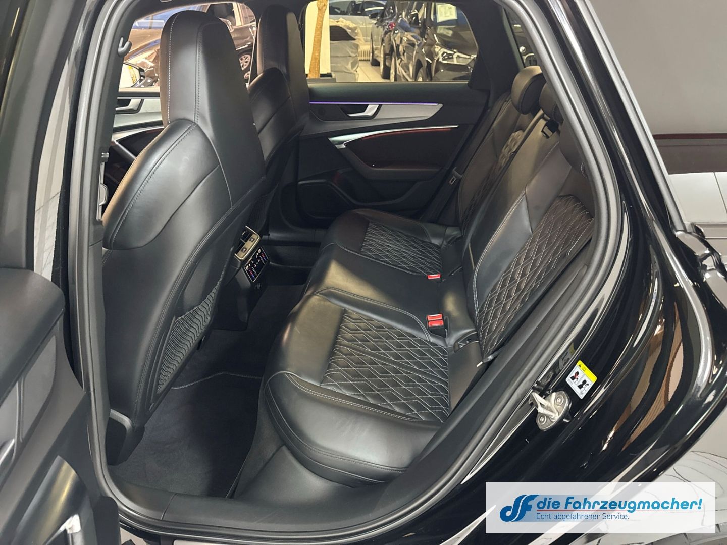 Fahrzeugabbildung Audi A6 Avant 40 TDI quattro sport S-line Sportpaket