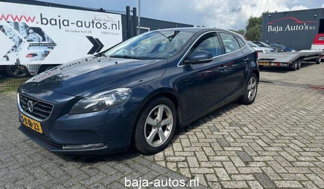 Volvo V40 D2 Powershift Momentum*5-XGB-23*