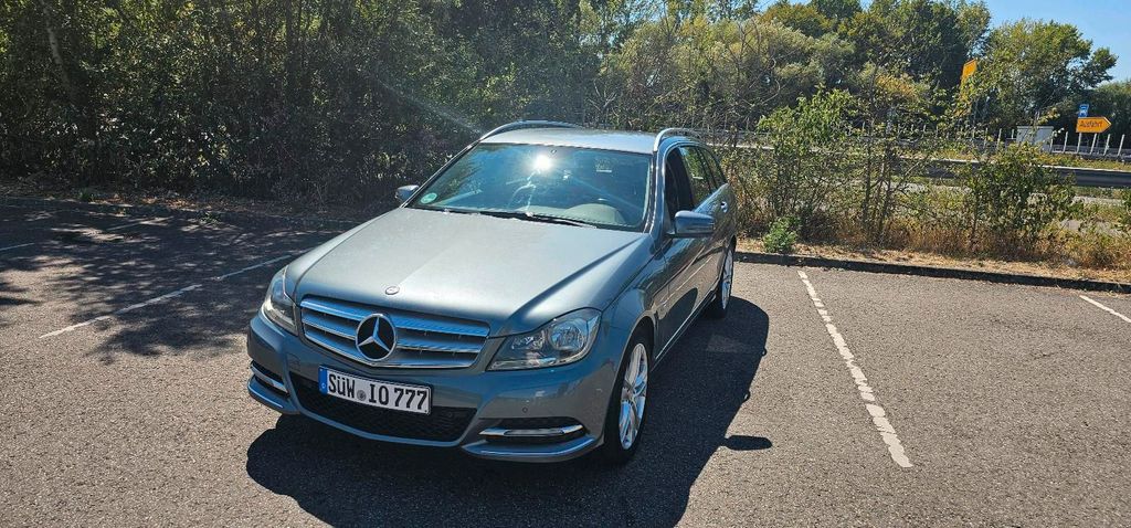 Image of Mercedes-Benz C 220