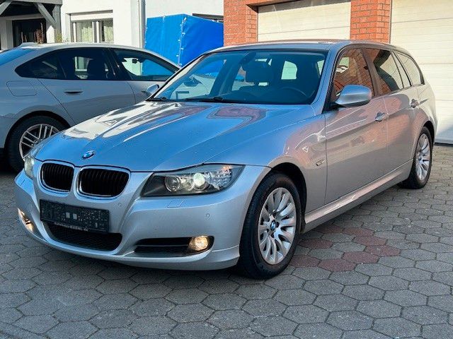 BMW 318d A Tour. AHK Navi Leder Xenon Standheizung