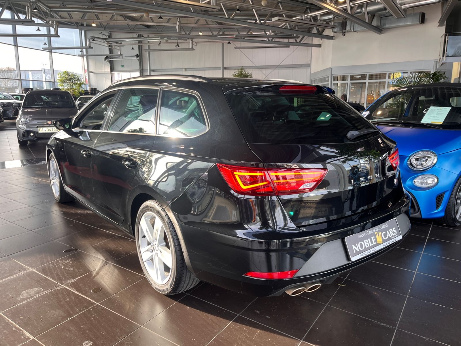 Fahrzeugabbildung SEAT Leon ST FR Black Matt Edition LED NAVI ALU