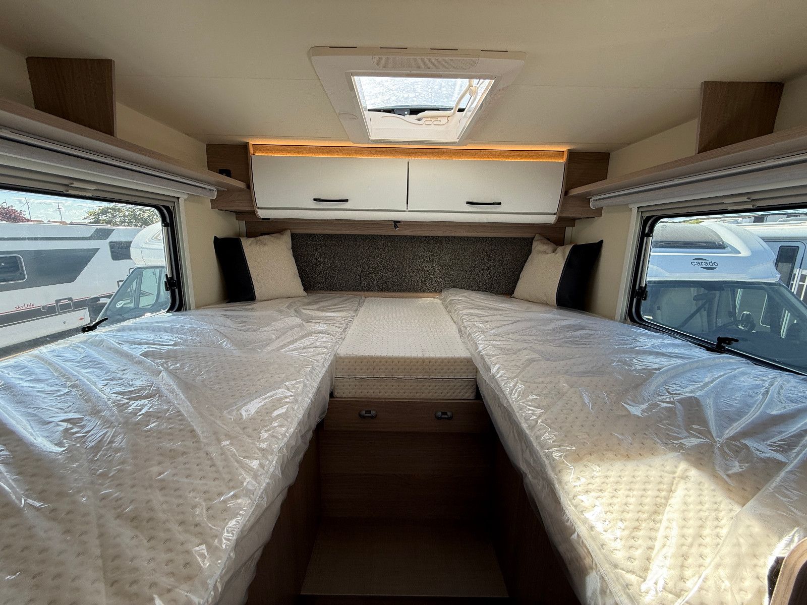 Fahrzeugabbildung Bürstner Lyseo Time Skyline 726G - Sie sparen 11.989€
