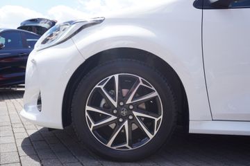 Toyota Yaris - 10