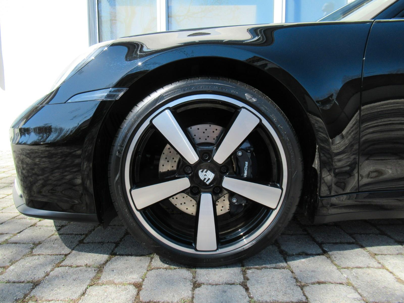 Porsche 992 CABRIO SPORTABGAS CHRONO 18W+BELÜF®KEY+GT/21