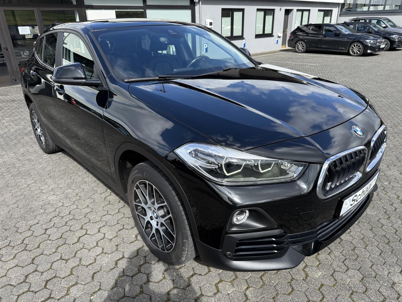BMW X2 sDrive18d A Advantage NAVI LED PDC 17° ALU
