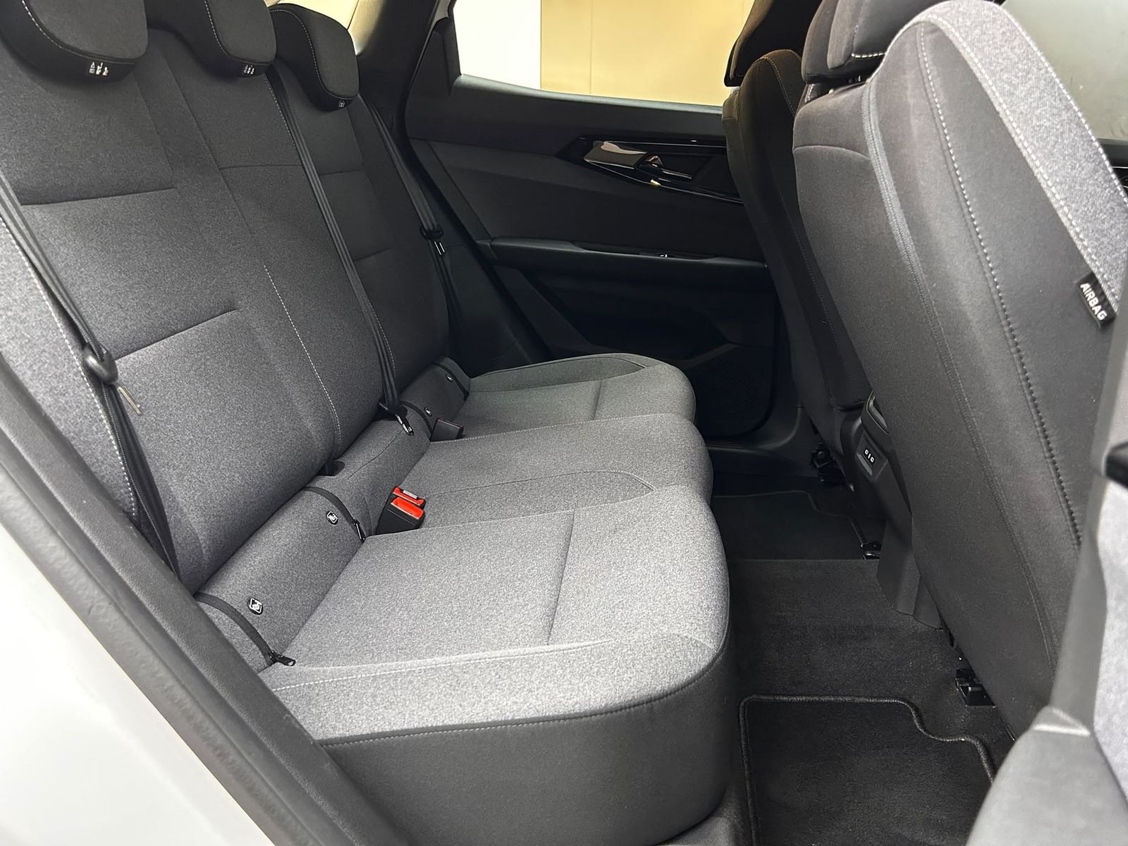 Fahrzeugabbildung Renault Austral 1.3 TCE Aut Evolut NAVI+LED+SHZ+KAM+ACC+