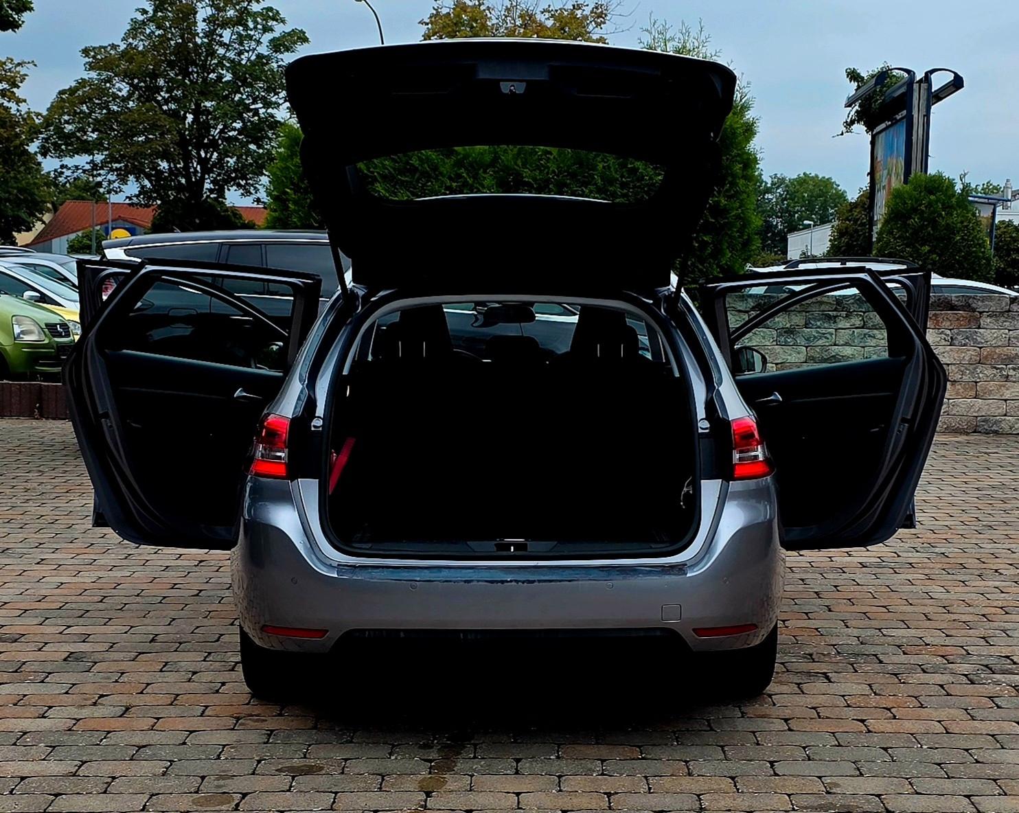 Peugeot 308 2015 — photo 16
