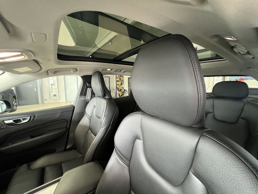 Volvo XC60 T6 Plus Dark Recharge AWD ACC Kamera Leder