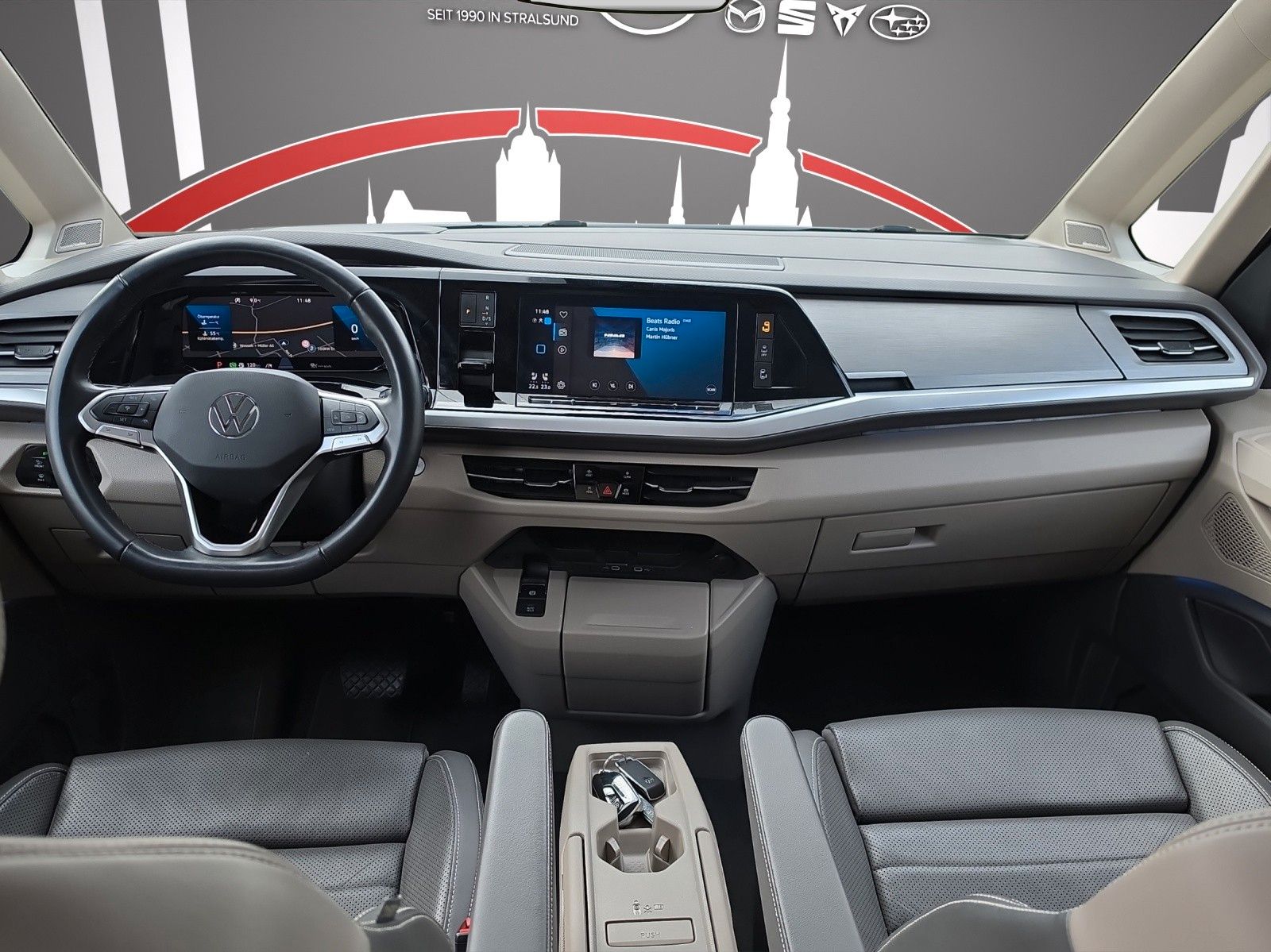 Fahrzeugabbildung Volkswagen Multivan T7Edition lang 2.0TDi DSG AHK/STHZ/PANO