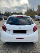 Peugeot 208 PureTech 82 Style, Panorama - Peugeot 208: Style
