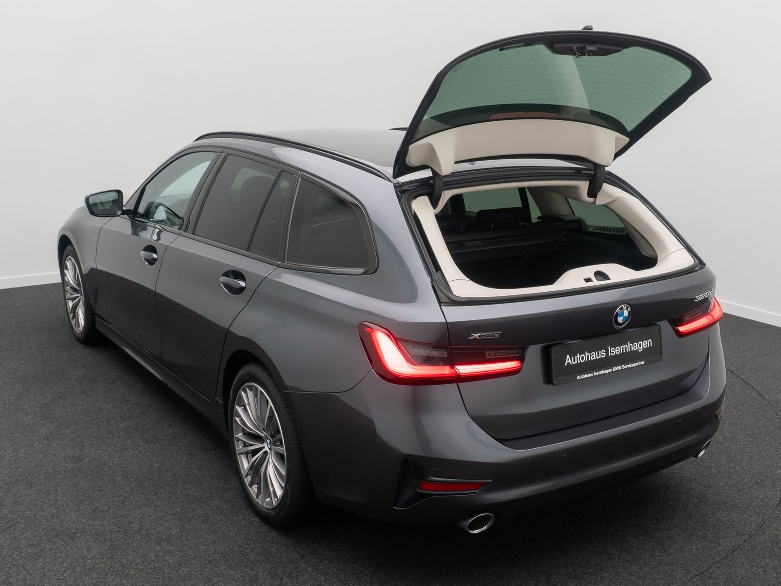 Fahrzeugabbildung BMW 320d xD Sport Line ACC Laser HUD DAB Alarm Leder